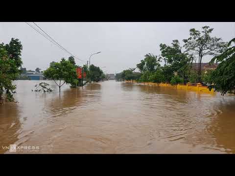 Thể hiện bởi Phương Thùy