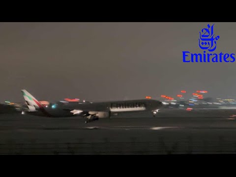 @emirates 🇦🇪🌌💨 Landing And Takeoff In Bxl [ Dubai DXB 🇦🇪 ] New Livery Snowing ❄️ Day 01/07R 
