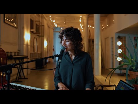 Sarah Rossy - Hidden Heart (Live at Lucid Lounge)