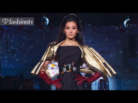 Lara Mullen + Lina Zhang: Top Models at Fashion Week Fall/Winter 2012-13 | FashionTV