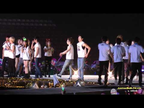 121125 SMTOWN Bangkok Ending - BoA fancam cut_JumpingBoA-TH