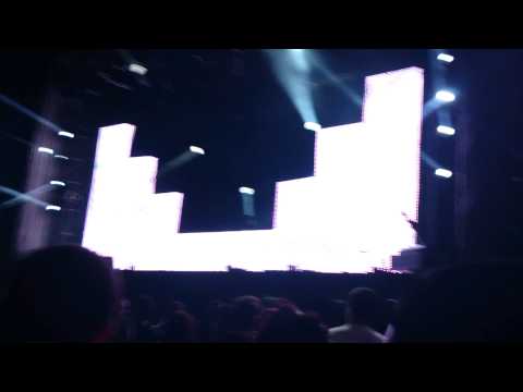 Heatbeat playing Pyramid Scheme Mat Zo feat Chuck D