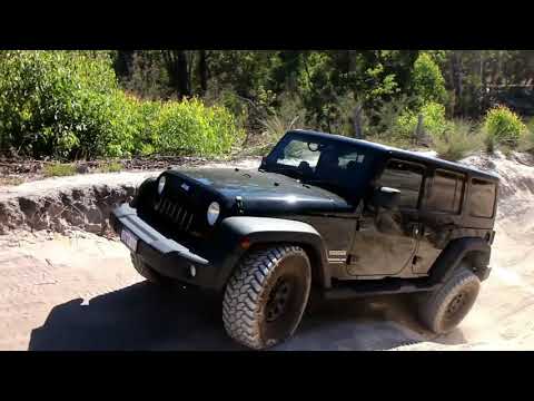 Wrangler AEV JK Dualsport XT 2.5\" Lift Kit suspension test