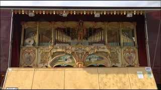 Barnaby & Kathleen Newtons replica Marenghi playing Agadoo