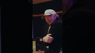 If you loved Brooks &amp; Dunn and Jelly Roll’s performance on the #cmaawards check out this BTS clip