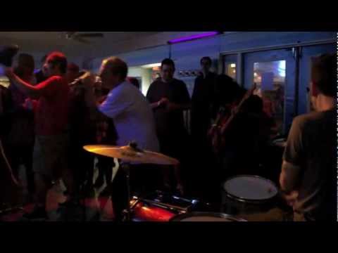 Golden Pelicans / Interview & Performance Nobby's