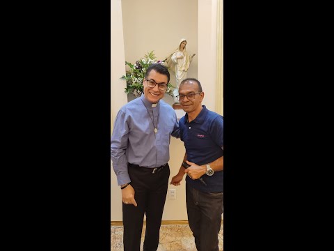 NA NOITE DA ULMA QUARTA FEIRA O SANTUARIO DE FATIMA DA SERRA GRANDE REALIZOU A MISSA DO ROMEIRO A AMESMA FOI CELEBRADA PELO PADRE CHRYSTIAN SHANKAR ELE FALOU DA ALAGREIA DO MOMENTO