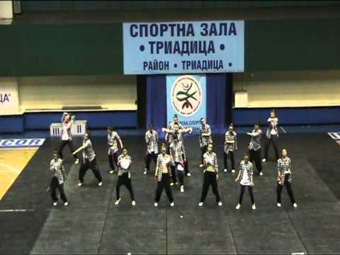 DemDivas & daFellas Formation 2011 @ hip hop competition - DemDivasTV