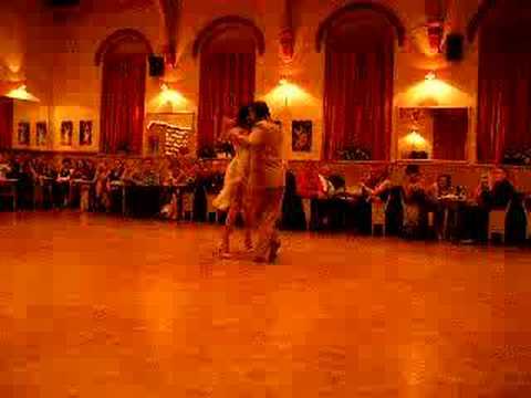  Natacha Poberaj  and  Eduardo Villegas  are  dancing  to  the  tango  "  Mala Junta  "