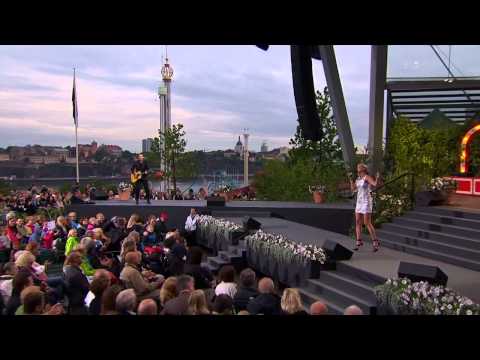 Sanna Nielsen - Rainbow - Allsång på Skansen 2014