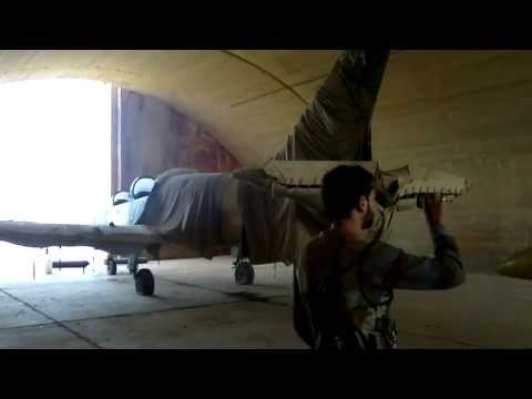 جولة ميدانية مع مقاتلي كتيبة المنصور داخل مطار الجراح العسكري بعد السيطرة عليه من قبل فصائل الجيش الحر