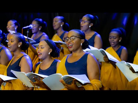 UMUNTU NYAMUNTU_Chorale Christus Regnat_iBweranganzo2023