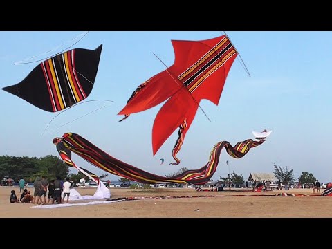 LAYANG LAYANG PANTAI MERTASARI 7 JUNI 2019