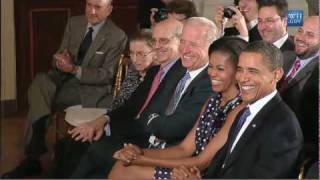 Download lagu Regina Spektor - 'Us' (live at the White House) mp3 Download lagu Regina Spektor - 'Us' (live at the White House) mp3