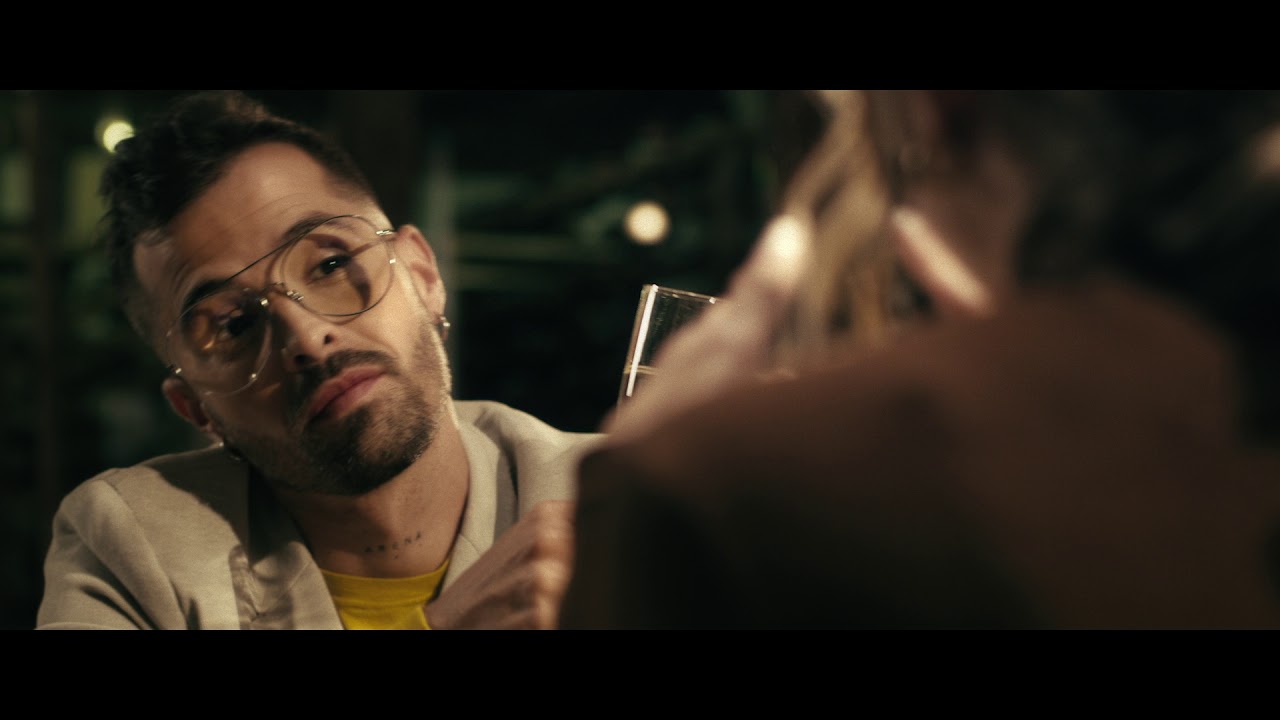 Mike Bahia — Quédate Aquí