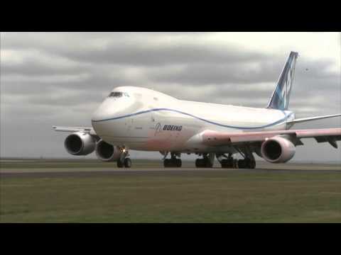 Boeing 747-8 makes a big splash