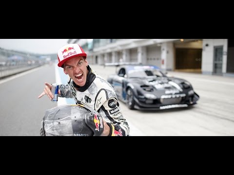 Formula Drift Japan Round 2: The Mad Mike Whiddett Supercut