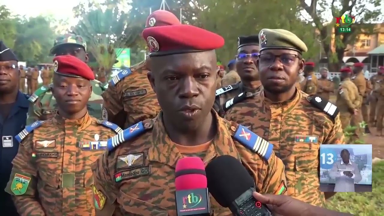 65e anniversaire des FAN : Dépôt de gerbes sur la Place du Monument aux morts à Bobo-Dioulasso