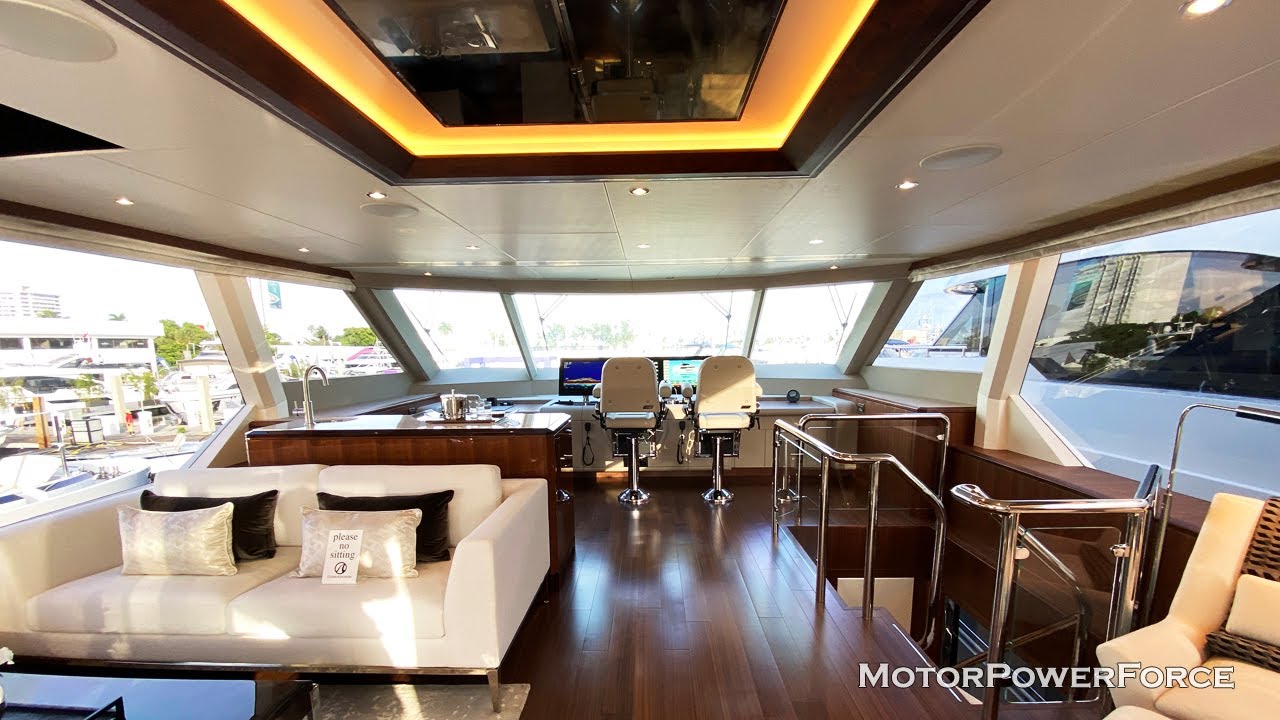 Ocean Alexander 32 Legend Series Luxury Yacht