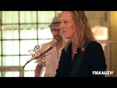 Folk Alley Sessions: Ana Egge & the Sentimentals - "Say That Now"