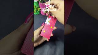 Download lagu DIY Bookmark 🔖 #diy #craft #bookmark #craftideas #artandcraft #artshorts #shorts #youtubeshorts mp3