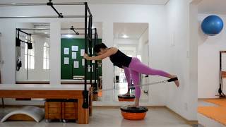 Fortalecimento de Glúteos com o BOSU e a Alça de Pé no Cadillac