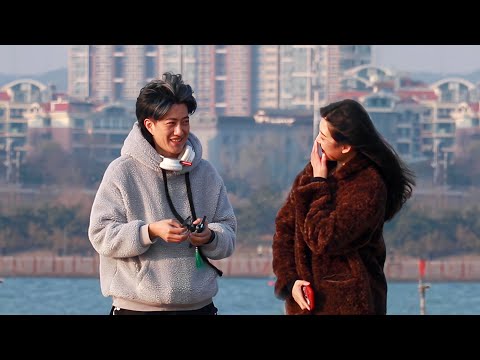 當男生聽到女生正在跟別人誇他帥，瞬間化身戀綜男嘉賓