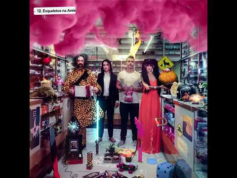 Supercombo - Esqueletos na Areia (Visualizer)