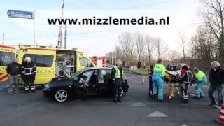 preview picture of video 'Aanrijding tussen auto en bestelbusje op Velsertraverse in Velsen-Noord'