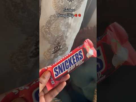 Snickers Berry Whip🍓🍫#youtubeshorts #trendingshorts #trending #foodie #food #youtube #foodshorts