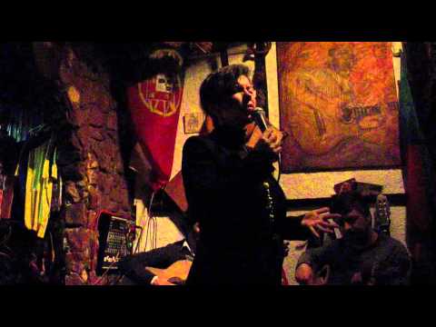 Ana Laíns - Não sou nascida do Fado