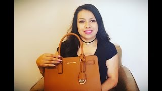 WHAT'S IN MY PURSE !😊👜 |Melissa Rodriguez|
