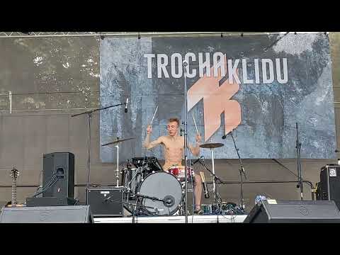 Trocha Klidu - Drum solo (live) Fingers up 2023