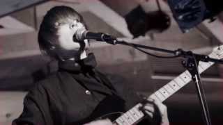 Cate Le Bon "I Can't Help You"