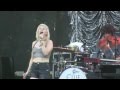 Ellie Goulding- "Lights" *Fan Jumps Onstage* (HD ...