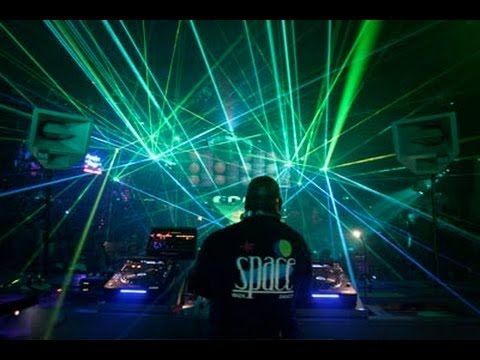 ▶ Carl Cox Essential Mix 11 04 2009