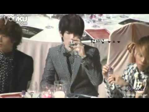 [FANCAM] 091210 SHINee Key Drinking Water @ G0ld3n D!$k Awards