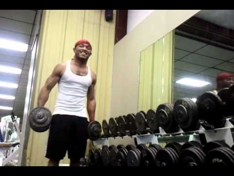 Yungflo at the gym working out