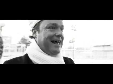 Bart Schuermans ft. De Roodneuzen - unne echte krèùk - KruikenTv