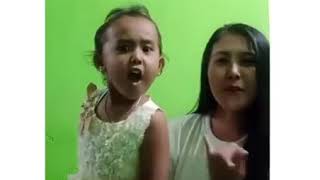 Download lagu Tiktok Thomas Arya Berbeza Kasta duet lucu terbaru: Adeknya serius banget jadi pengen nyubit ibunya mp3 Download lagu Tiktok Thomas Arya Berbeza Kasta duet lucu terbaru: Adeknya serius banget jadi pengen nyubit ibunya mp3