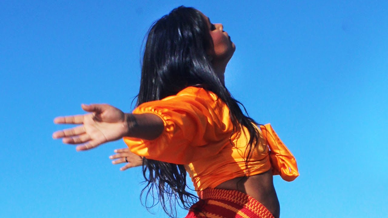 Kaê - Por Dentro da Terra (Clipe Oficial)