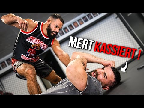 MERT trainiert MMA mit MIR 😂💀