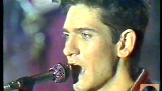 ALASKA Y DINARAMA-¿cómo pudiste hacerme esto a mi.mpg