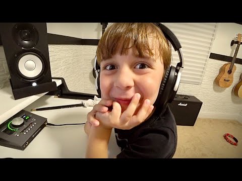 REAÇÃO do Marcos ao Ouvir DANÇA DO ROBÔ pela Primeira Vez - Família Brancoala