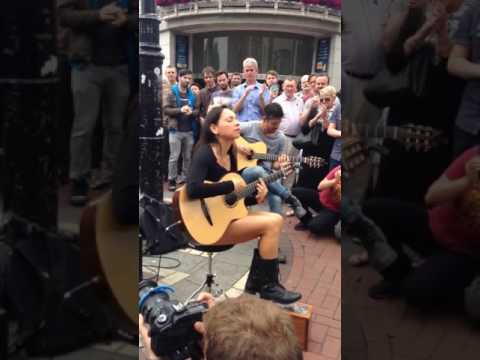Street perfomance Rodrigo y Gabriela