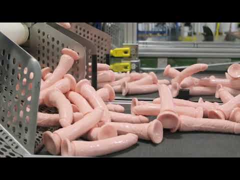 Vídeo de consolador real con testiculos de 20.5 centimetros mulato