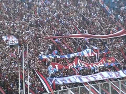 "Baila la hinchada baila" Barra: La Gloriosa Butteler &bull; Club: San Lorenzo &bull; País: Argentina