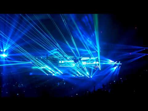 Eric Prydz @ EPIC 3.0 9/27/14: Pryda vs. Eric Prydz - Wakanpi w/ Pjanoo [Clip 7]