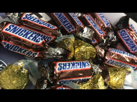 Unwrapping Snickers miniatures pack/Unwrapping Hershey’s kisses chocolate🤩