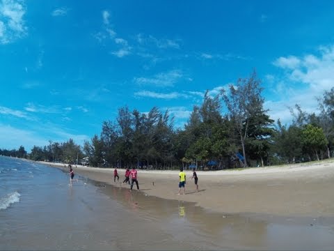 Пляж в Кота-Кинабалу, остров Борнео (Мал